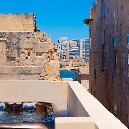Exquisite 3-Bedroom Duplex Penthouse With Jacuzzi In Valletta Centre Экстерьер фото
