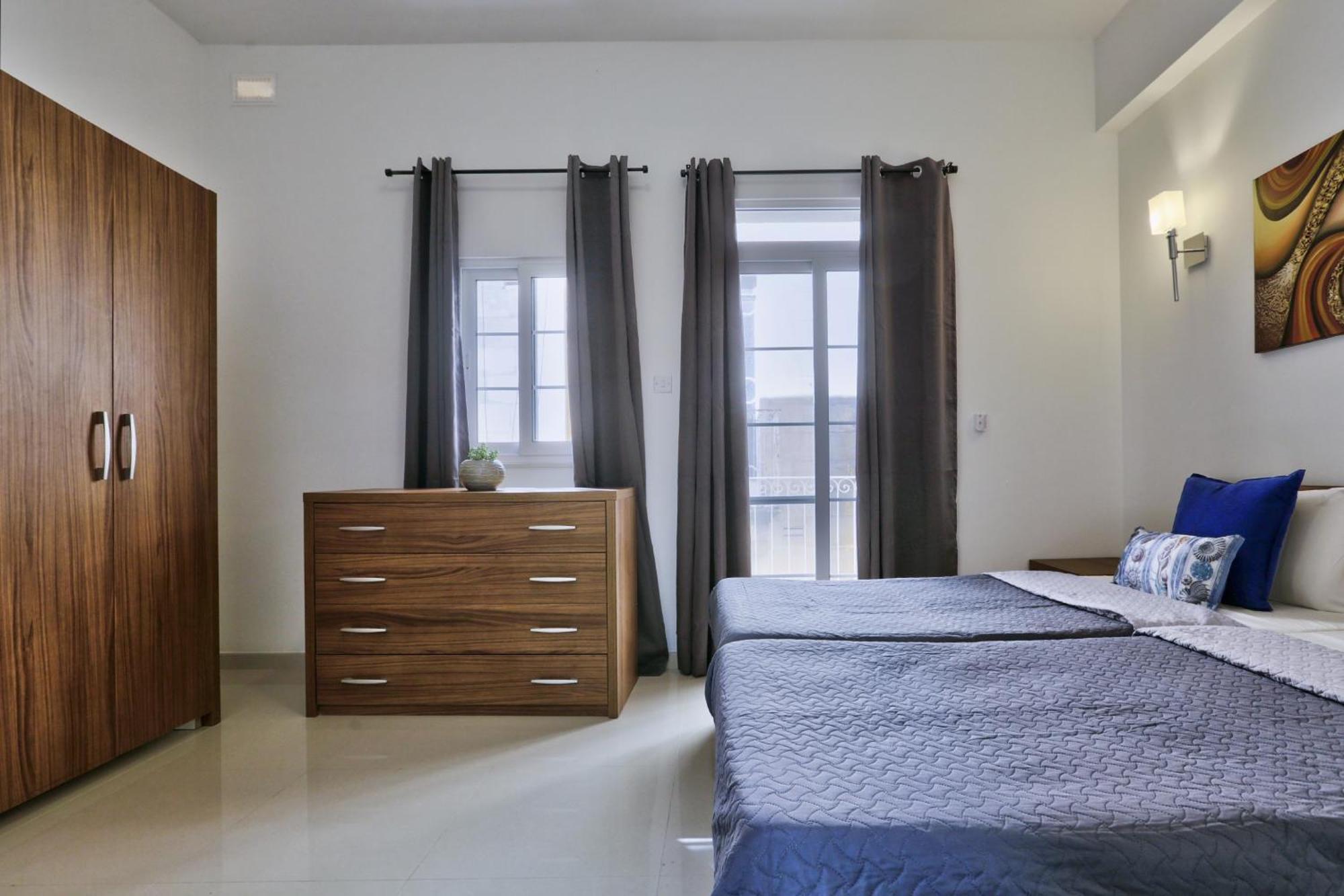 Exquisite 3-Bedroom Duplex Penthouse With Jacuzzi In Valletta Centre Экстерьер фото
