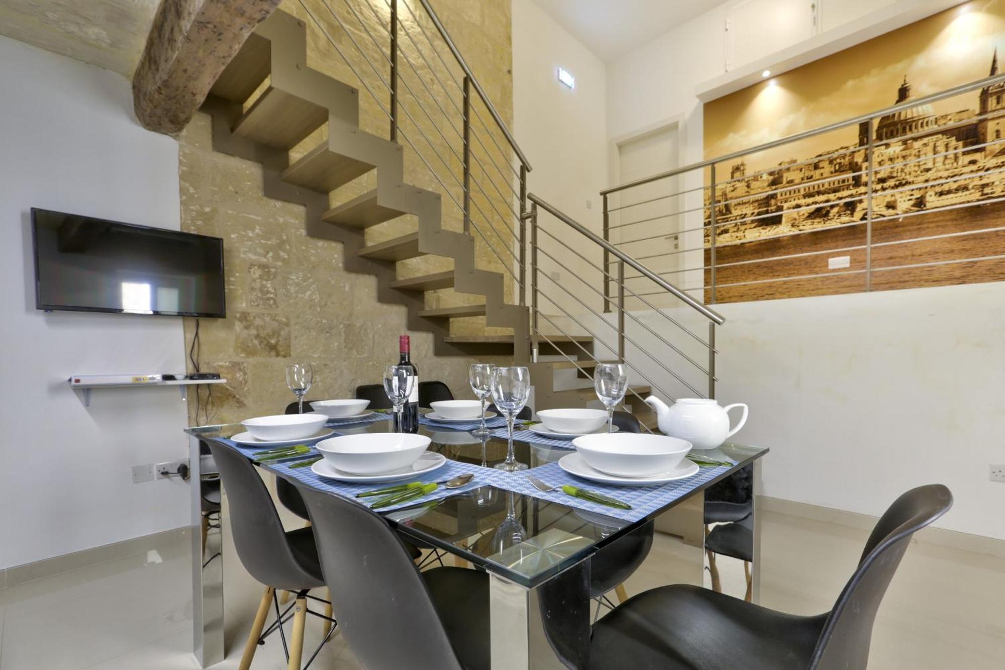Exquisite 3-Bedroom Duplex Penthouse With Jacuzzi In Valletta Centre Экстерьер фото