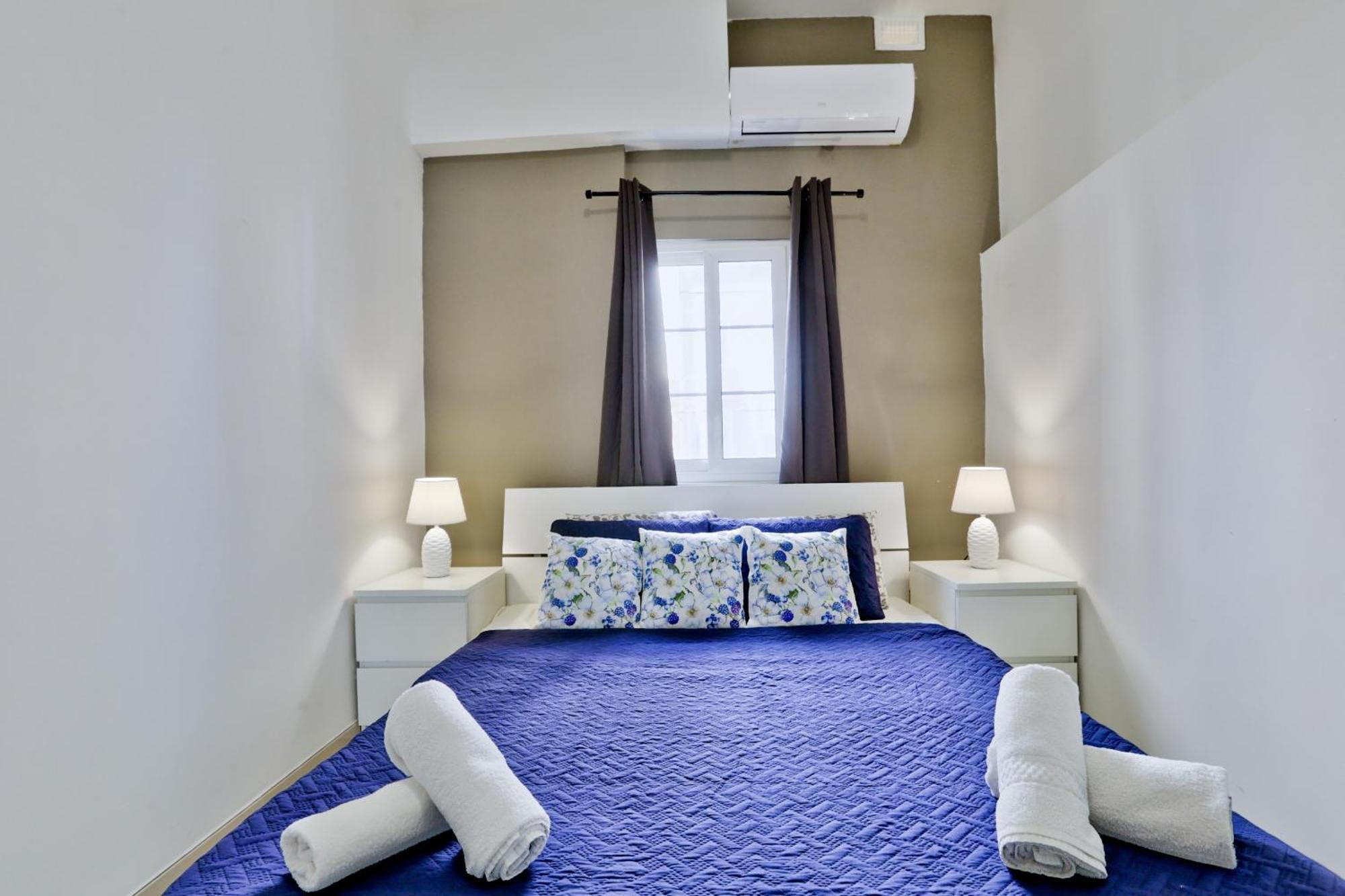 Exquisite 3-Bedroom Duplex Penthouse With Jacuzzi In Valletta Centre Экстерьер фото