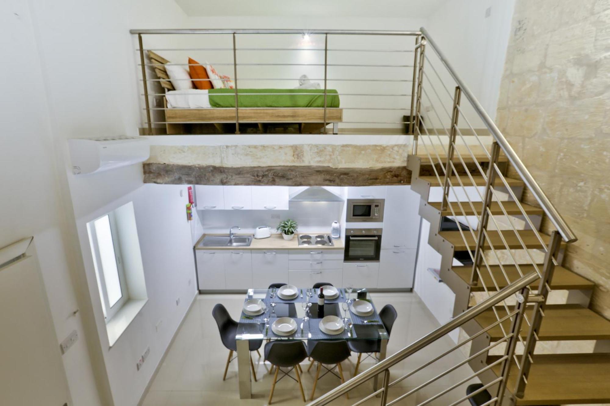 Exquisite 3-Bedroom Duplex Penthouse With Jacuzzi In Valletta Centre Экстерьер фото