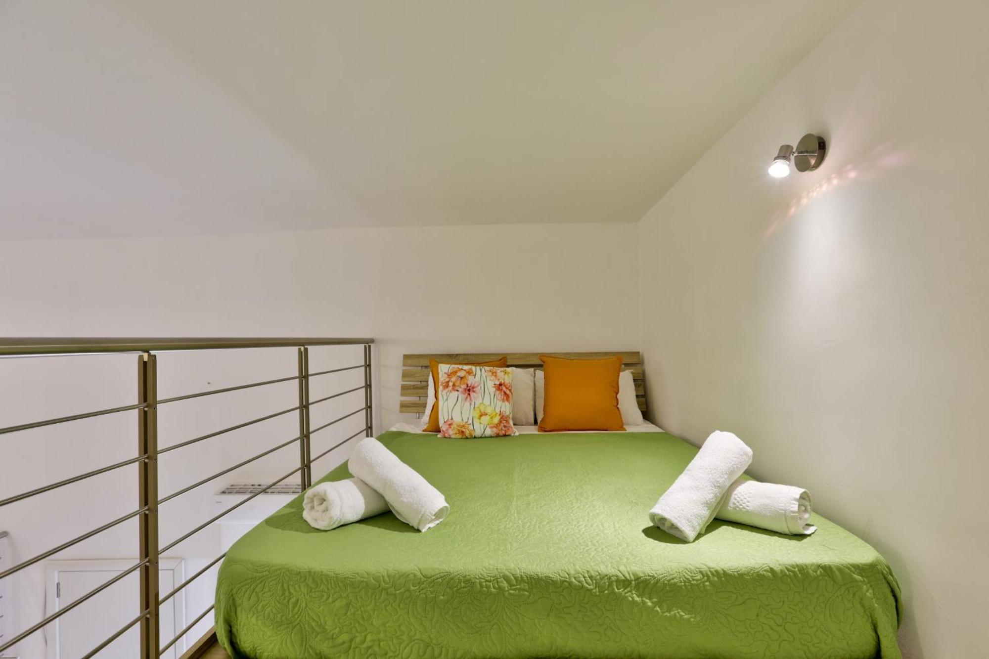 Exquisite 3-Bedroom Duplex Penthouse With Jacuzzi In Valletta Centre Экстерьер фото